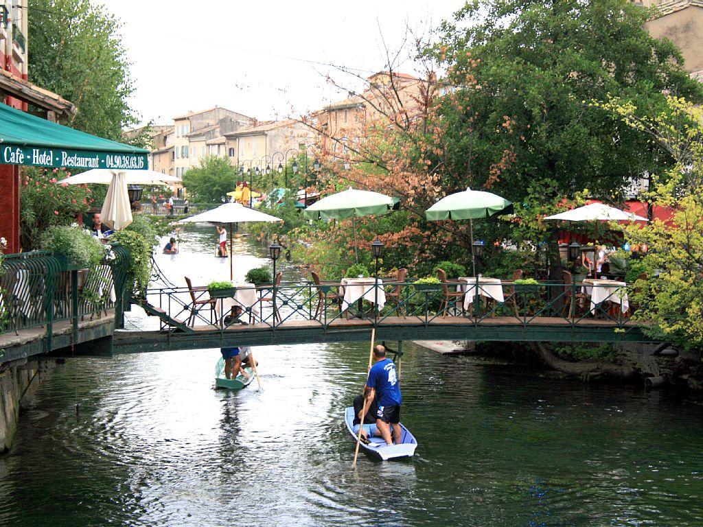Studio De Charme Avec Sa Terrasse En Plein Coeur De Ville LʼIsle-sur-la-Sorgue Esterno foto